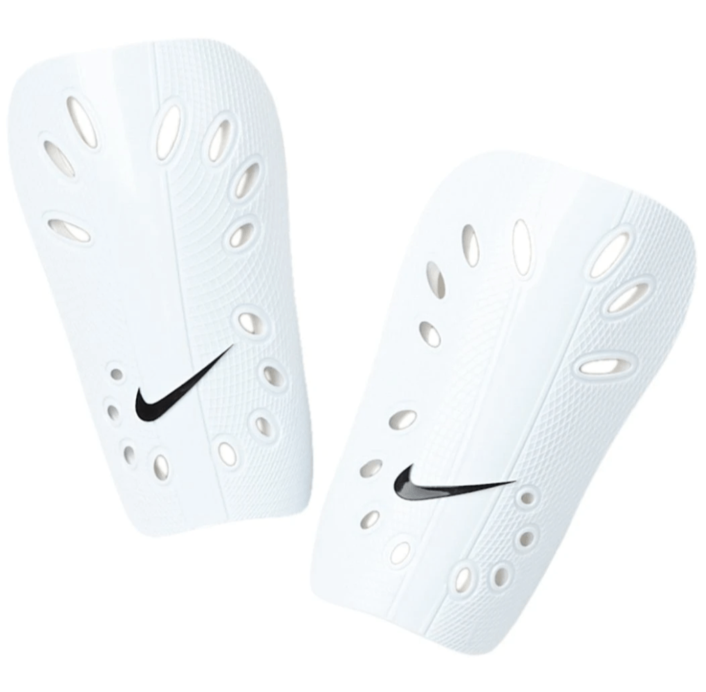 Caneleira Nike SP0040-101 com Conforto e Proteção | Flávio's Calçados